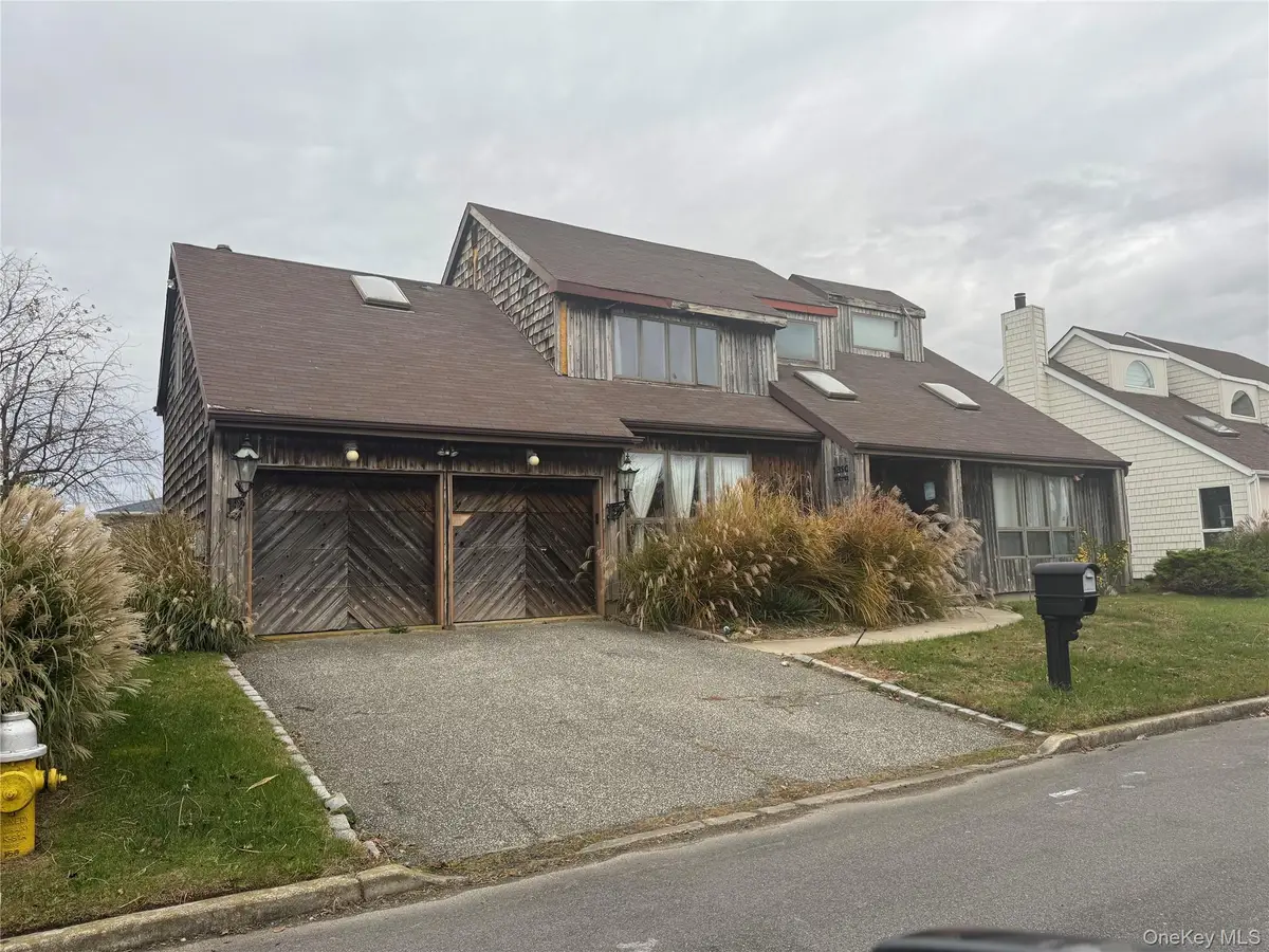 815 Anthony Drive, Lindenhurst, NY 11757 - #1