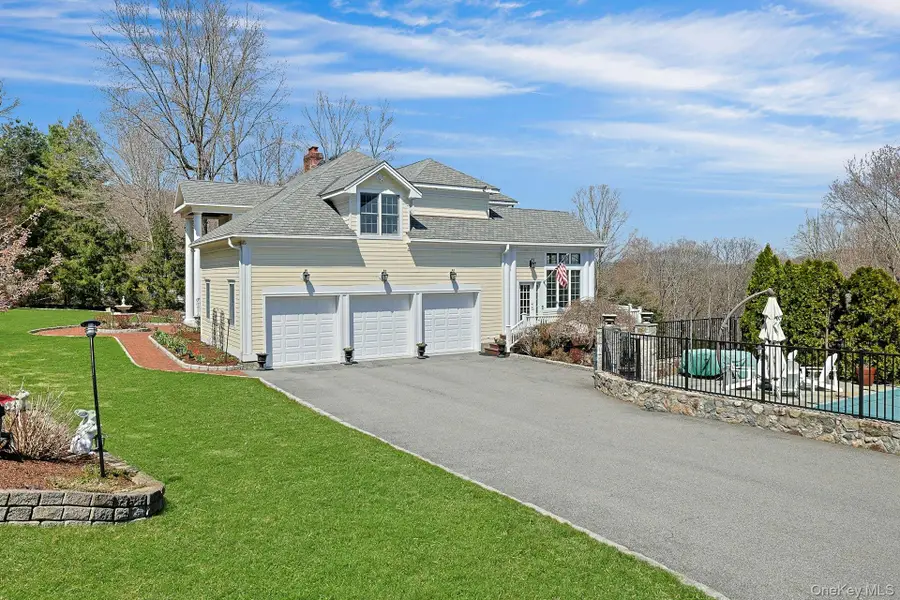 350 Wooded Hill Court, Chappaqua, NY 10514 - #3