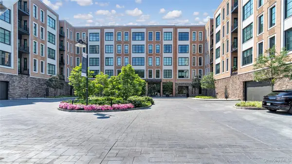 100 Garvies Point Road #1116, Glen Cove, NY 11542