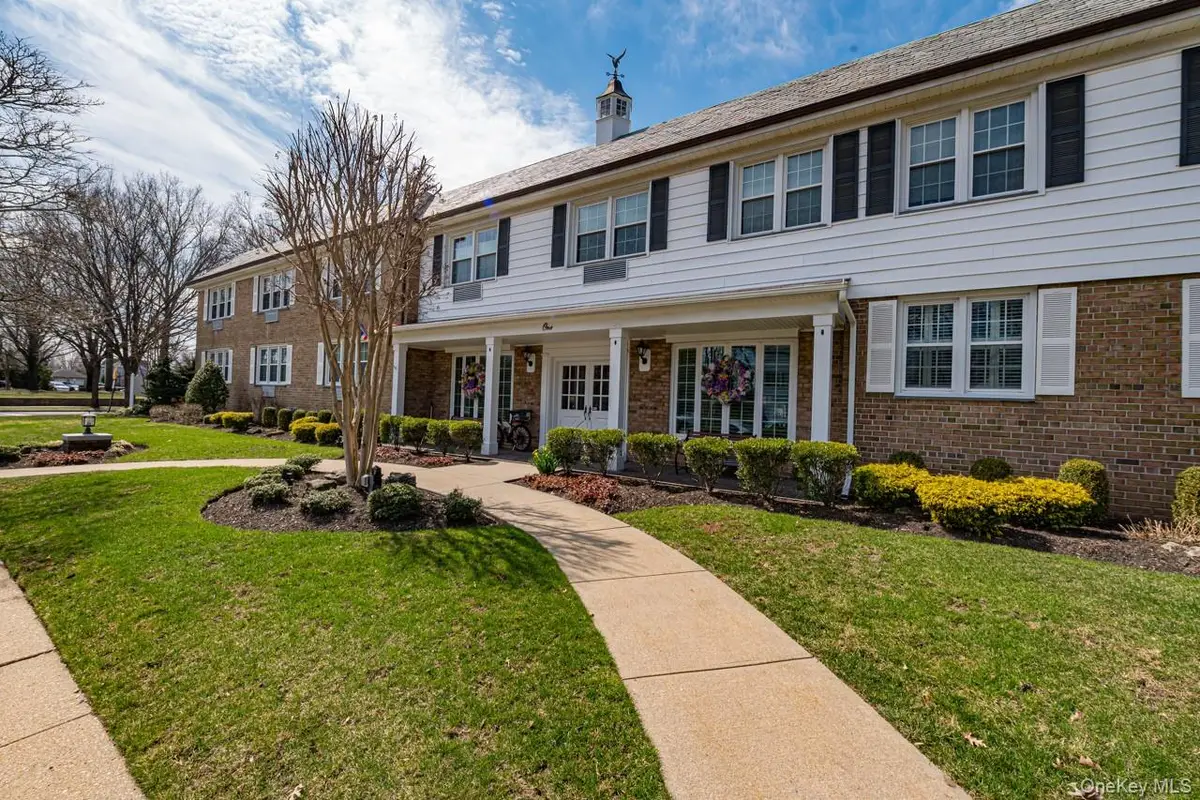 1 Bengeyfield Drive #2B, East Williston, NY 11596 - #1