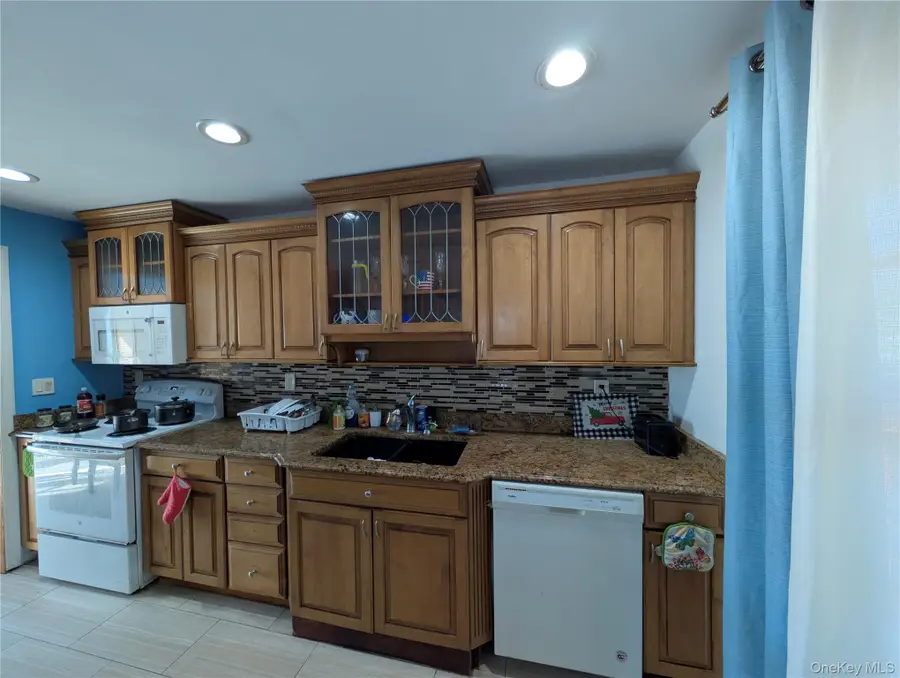 127 Johns Neck Road, Shirley, NY 11967 - #3