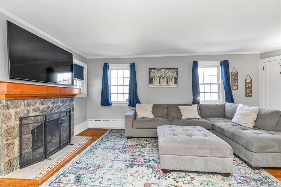 81 Stuart Street, Lynbrook, NY 11563 - #2