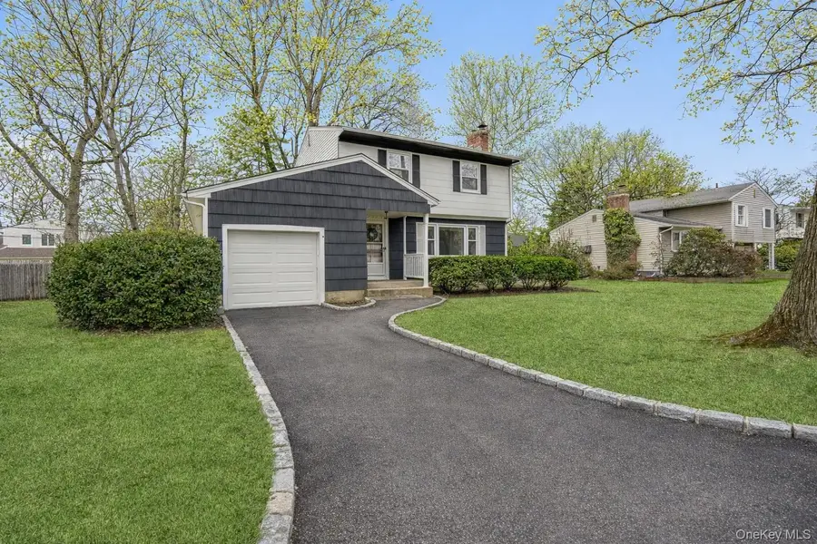 31 Munson Court, Melville, NY 11747 - #2