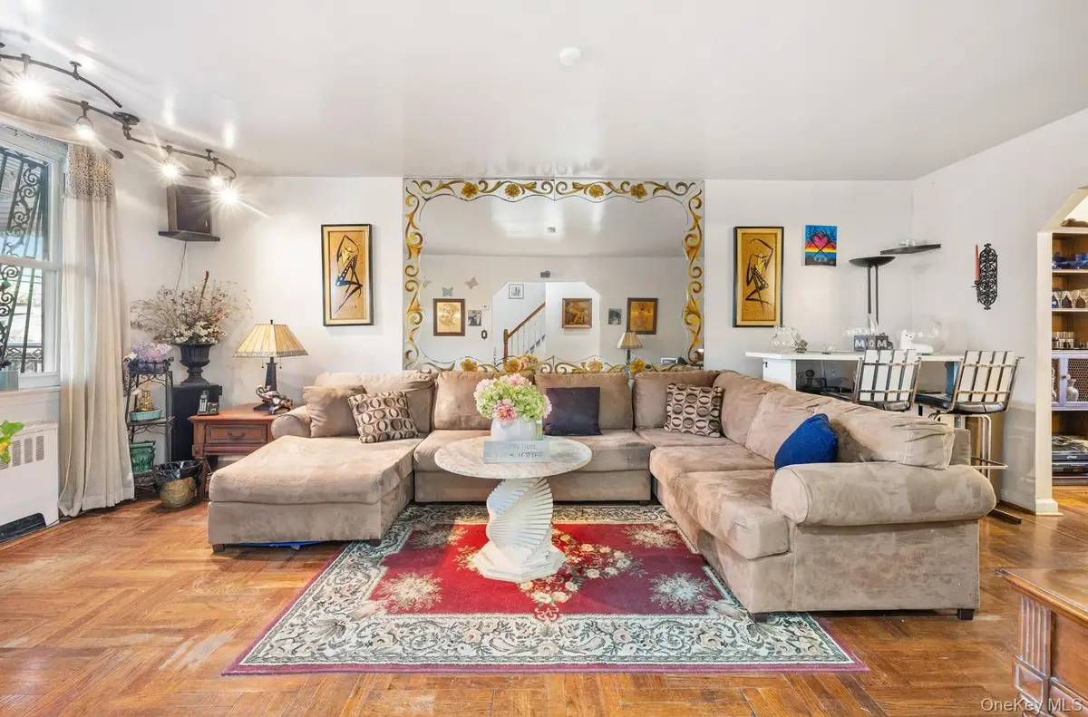 1529 Hammersley Avenue, Bronx, NY 10469 - #1