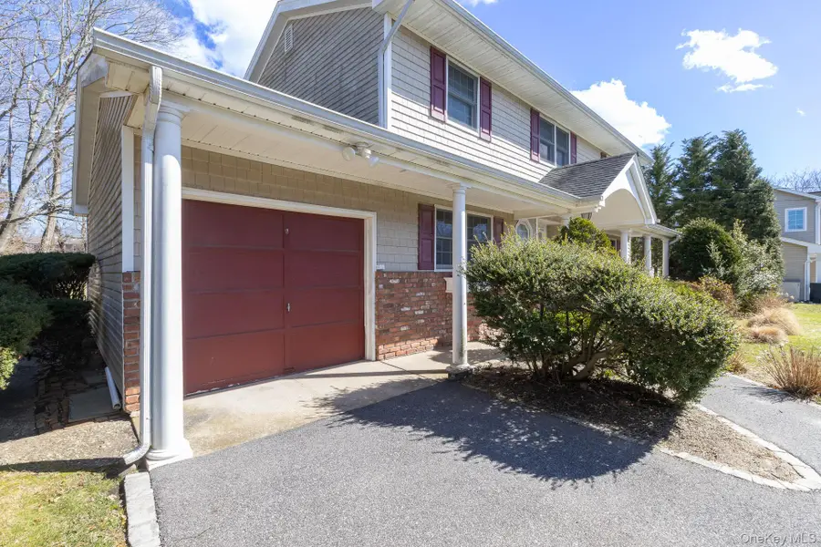23 Village Lane, Hauppauge, NY 11788 - #3