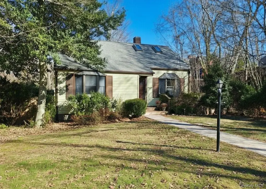 7 Hazelwood, Huntington, NY 11743 - #1