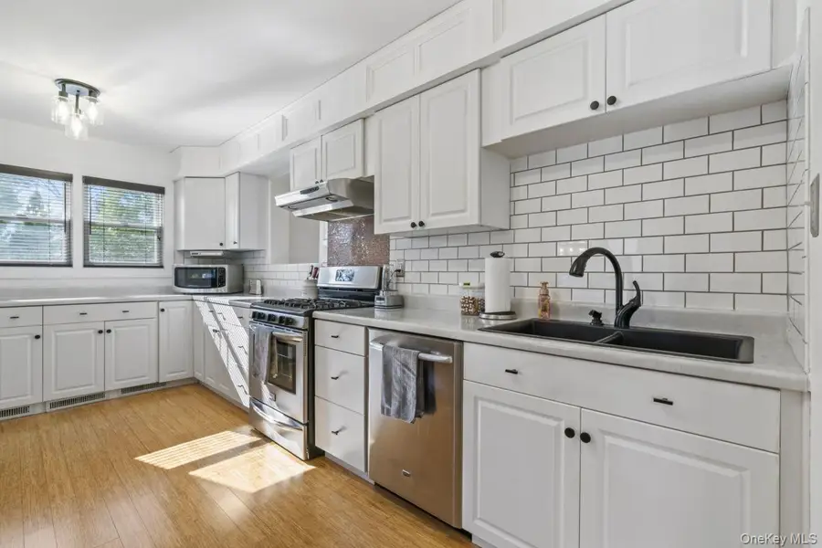 11 Dennard Road, Hauppauge, NY 11788 - #3