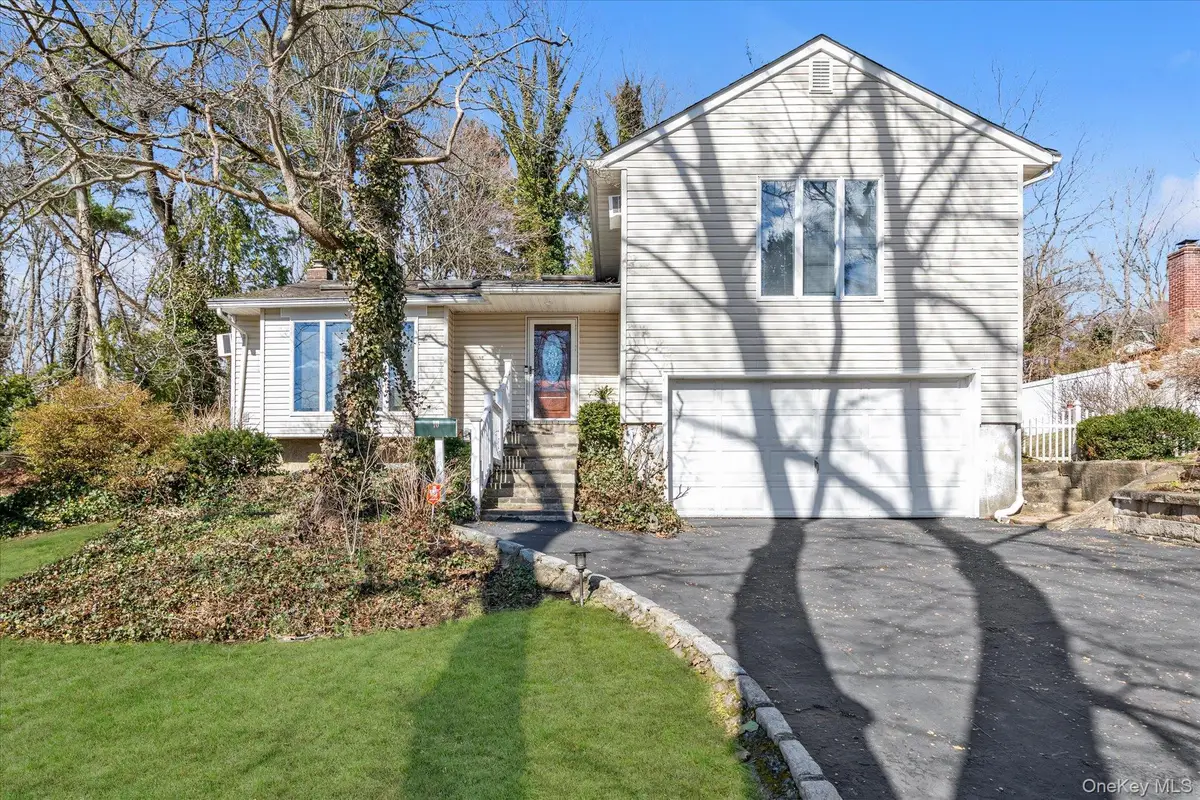 10 Sycamore Road, Glen Cove, NY 11542 - #1