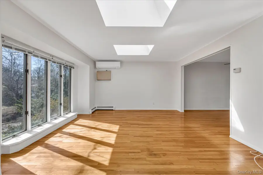 10 Sycamore Road, Glen Cove, NY 11542 - #3