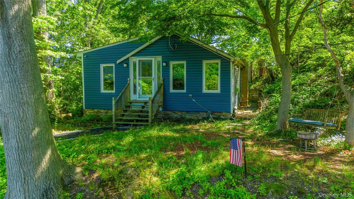 8 Towle Place, Glen Cove, NY 11542 - #1