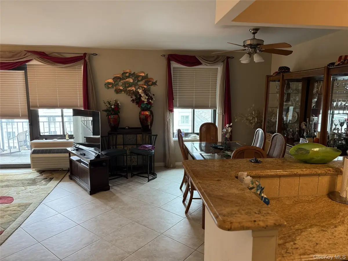 100 W Broadway #6L, Long Beach, NY 11561 - #1