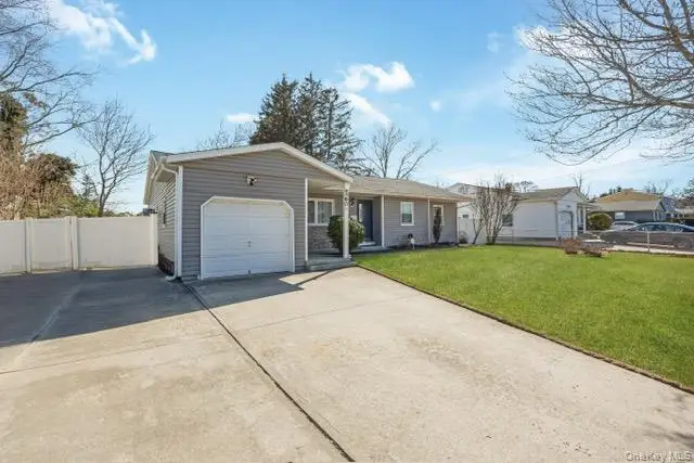 260 New Hampshire Avenue, Bay Shore, NY 11706 - #2