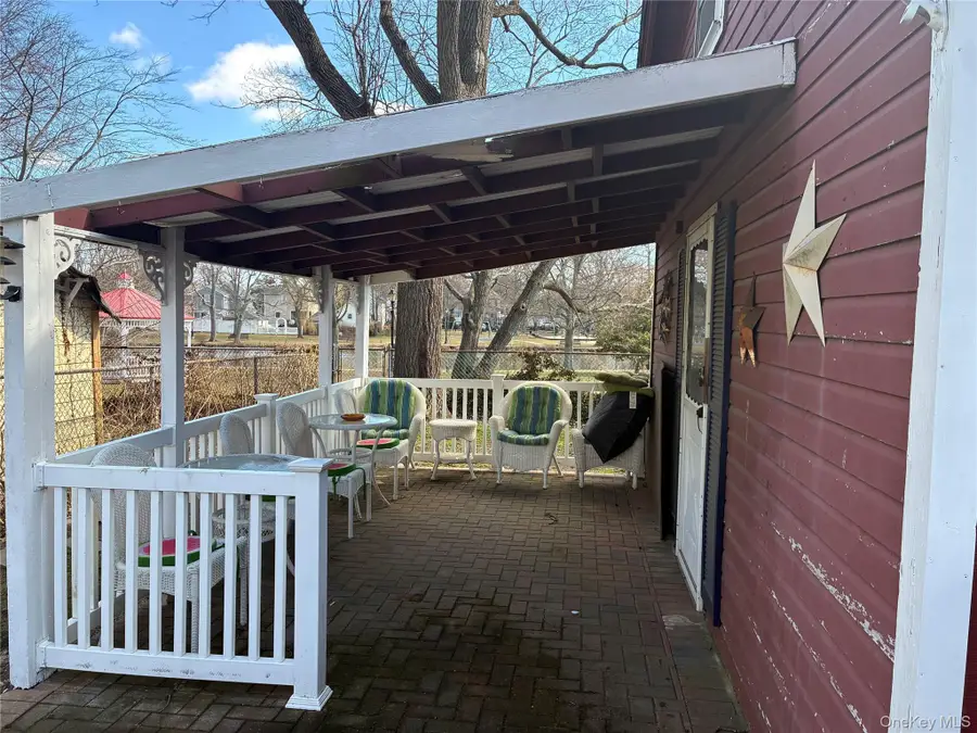 21 Wellington Place, Amityville, NY 11701 - #3