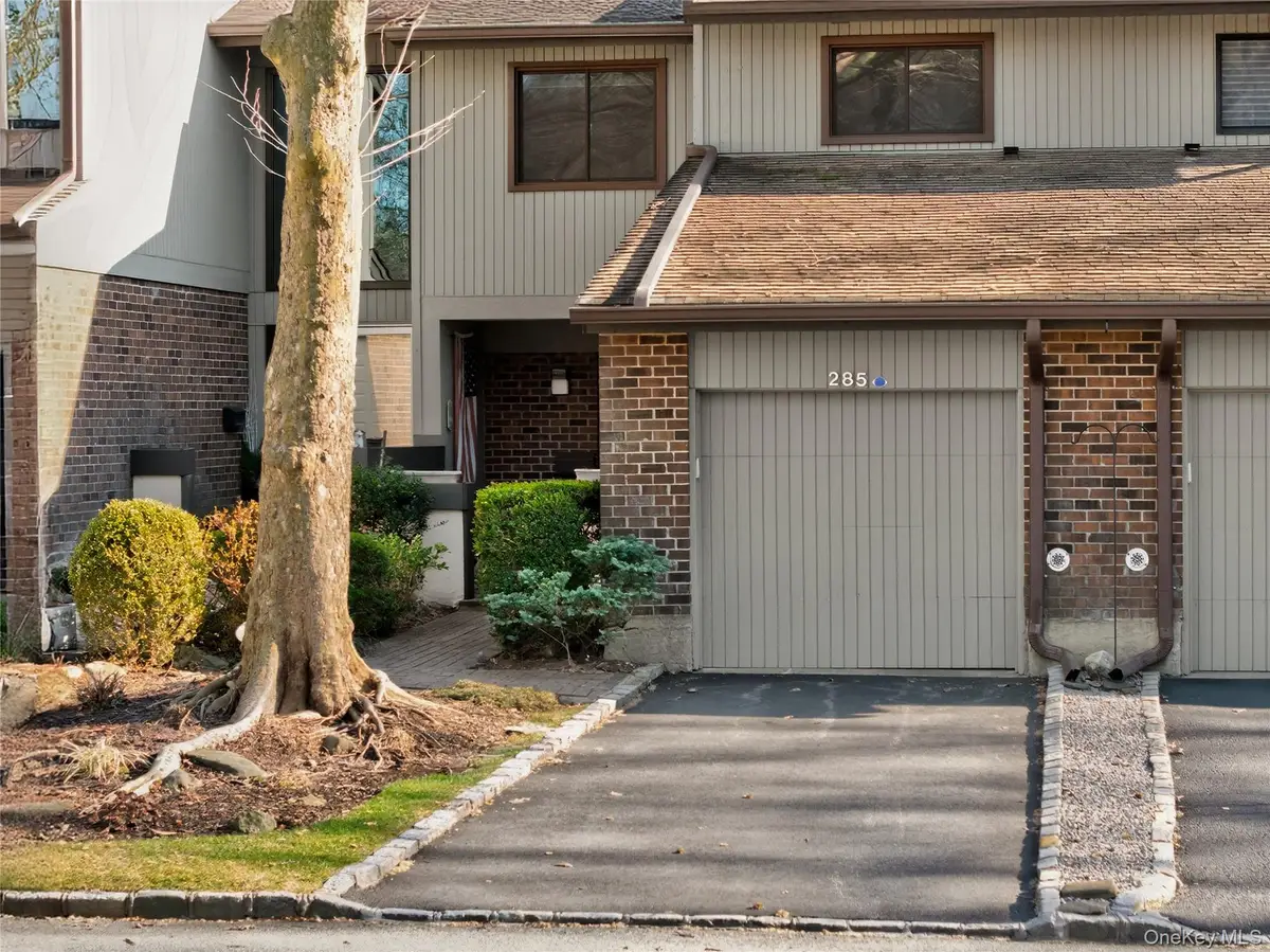 285 Carriage House Drive, Jericho, NY 11753 - #1