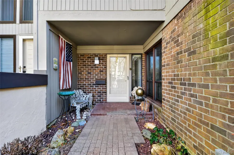 285 Carriage House Drive, Jericho, NY 11753 - #2