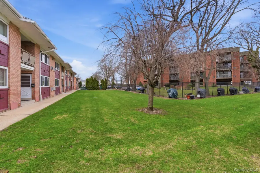 400 Fulton Street #3B, Farmingdale, NY 11735 - #3