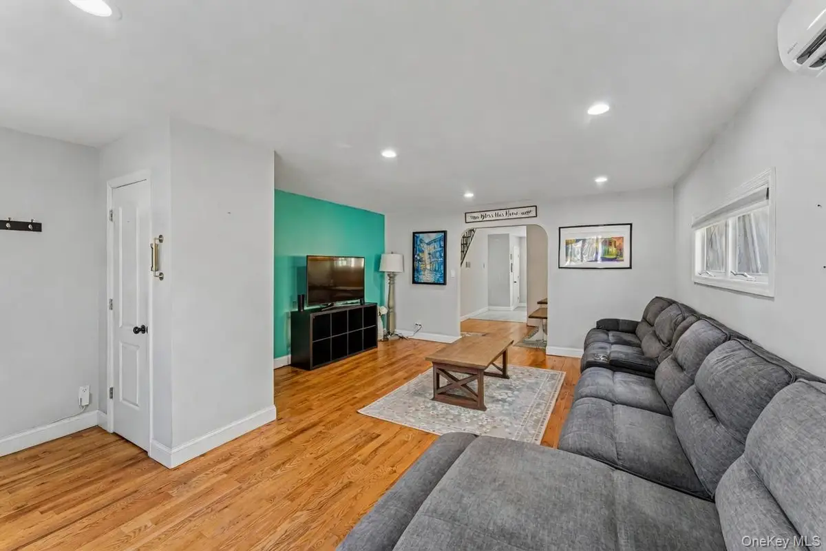 68 Putnam Avenue, Valley Stream, NY 11580 - #1