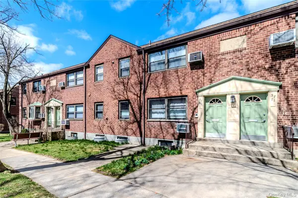 57-69 246th Crescent #A3, Douglaston, NY 11362