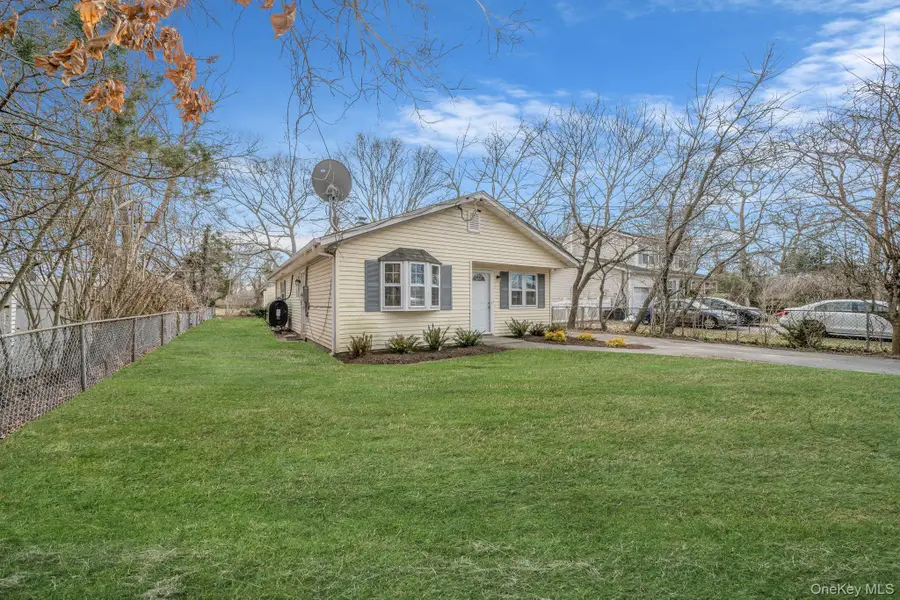 38 Manor Drive, Shirley, NY 11967 - #2