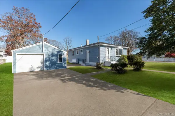 345 41 St Street, Copiague, NY 11726