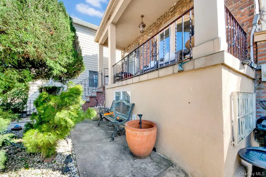 3252 Waterbury Avenue, Bronx, NY 10465 - #2