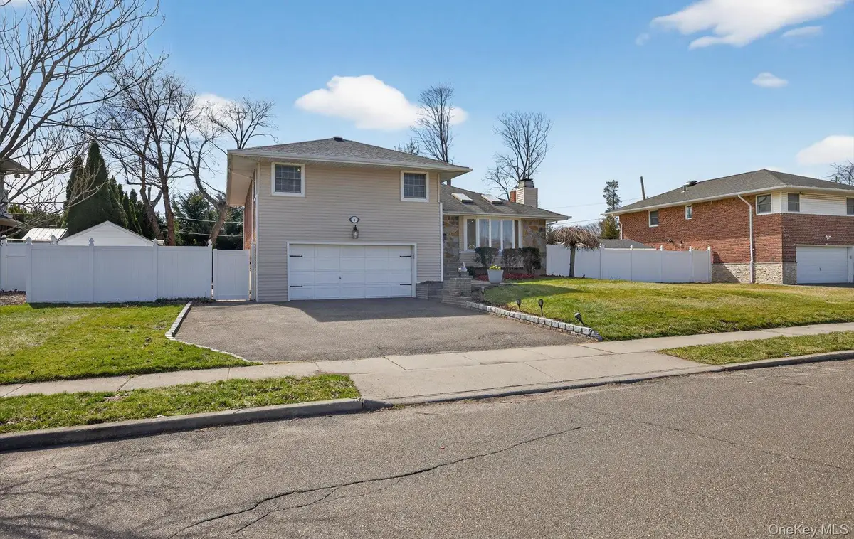 6 Wren Drive, Woodbury, NY 11797 - #1