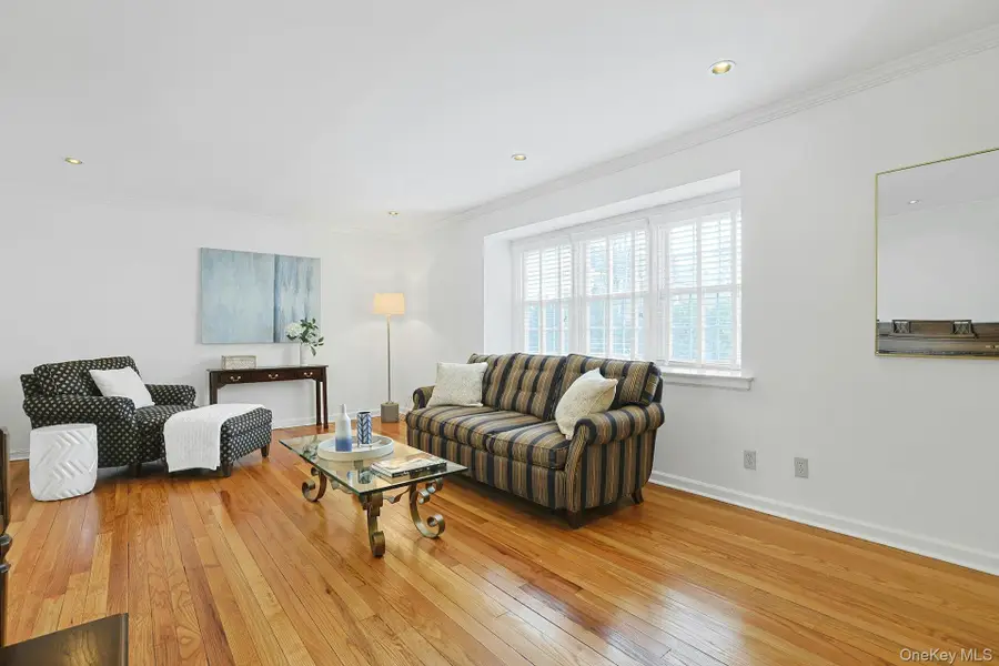 9 Robins Crescent #9, New Rochelle, NY 10801 - #3