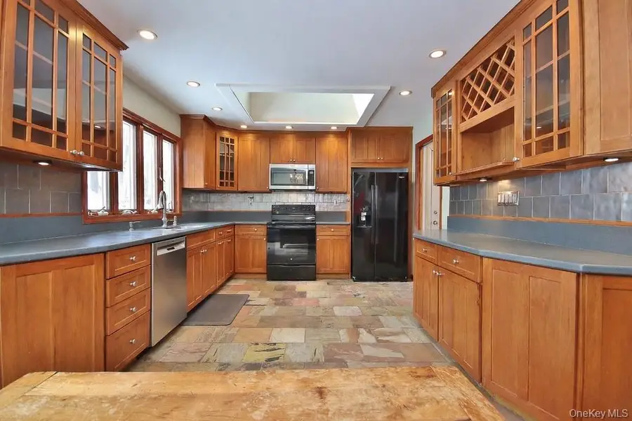 9 Crescent Lane, Putnam Valley, NY 10579 - #3