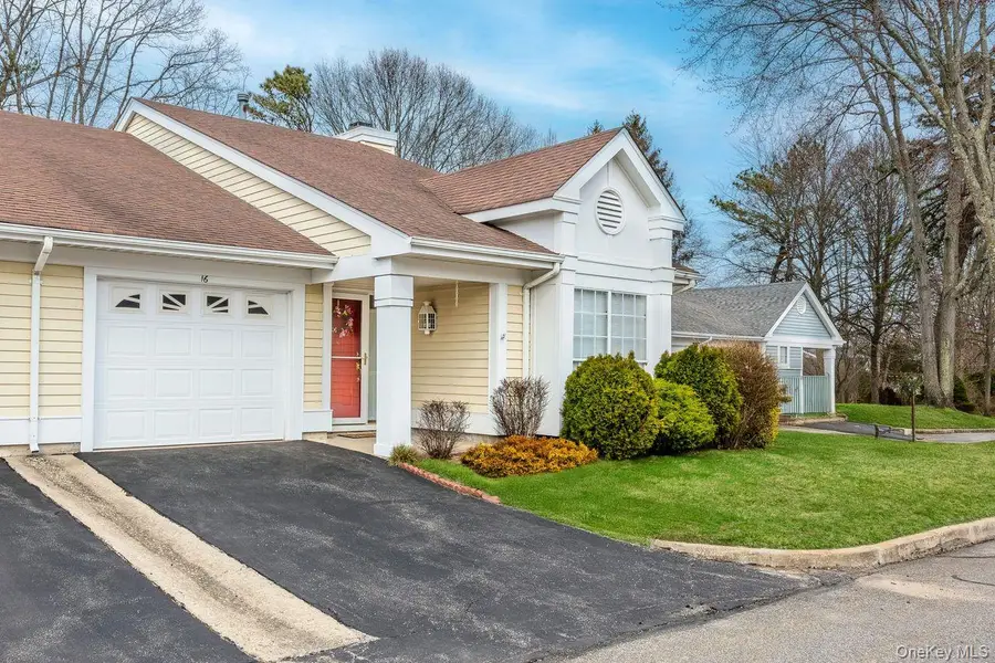 16 Huntington Court, Ridge, NY 11961 - #3