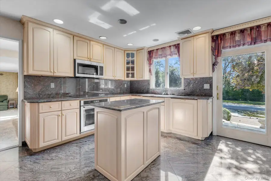 14 Yeoman Drive, East Northport, NY 11731 - #2