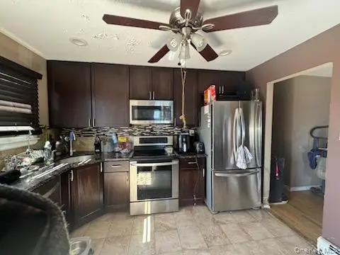 320 40th Street, Copiague, NY 11726 - #3