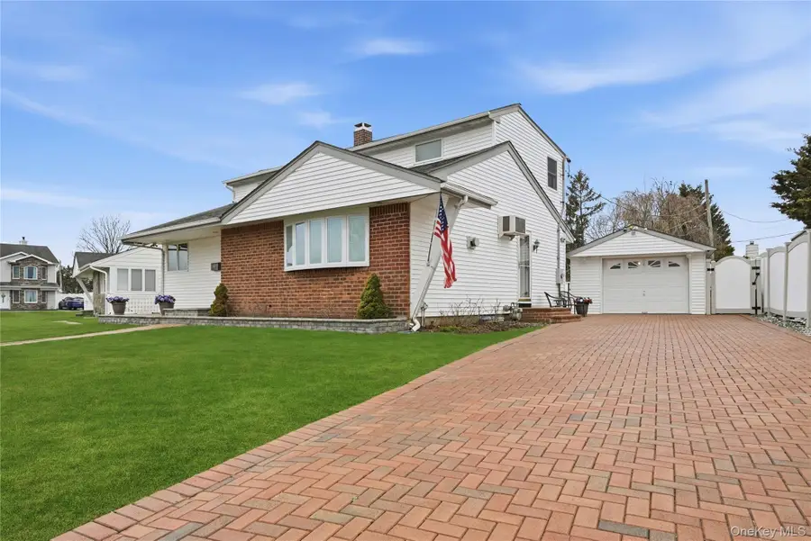 22 Randal Drive, Bethpage, NY 11714 - #3