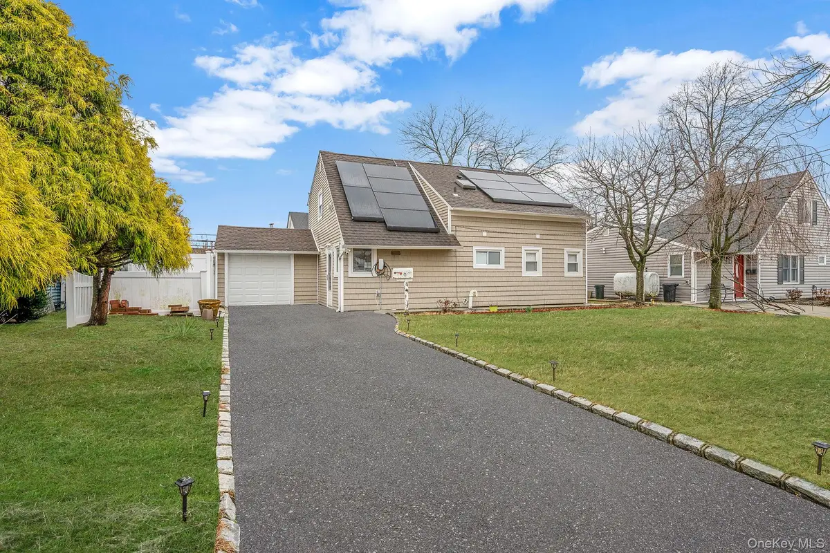 8 Bent Lane, Levittown, NY 11756 - #1