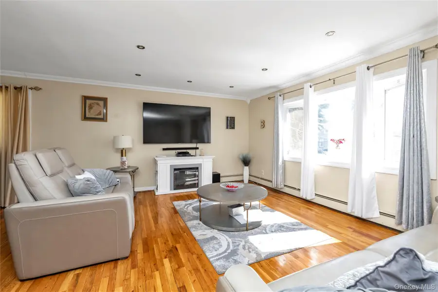 201 Montauk Street, Valley Stream, NY 11580 - #3