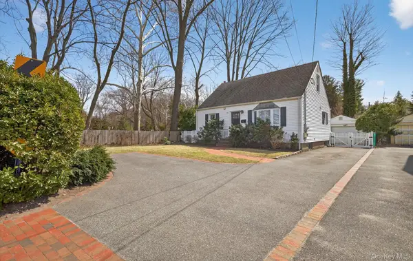 28 Harbor Road, Port Washington, NY 11050