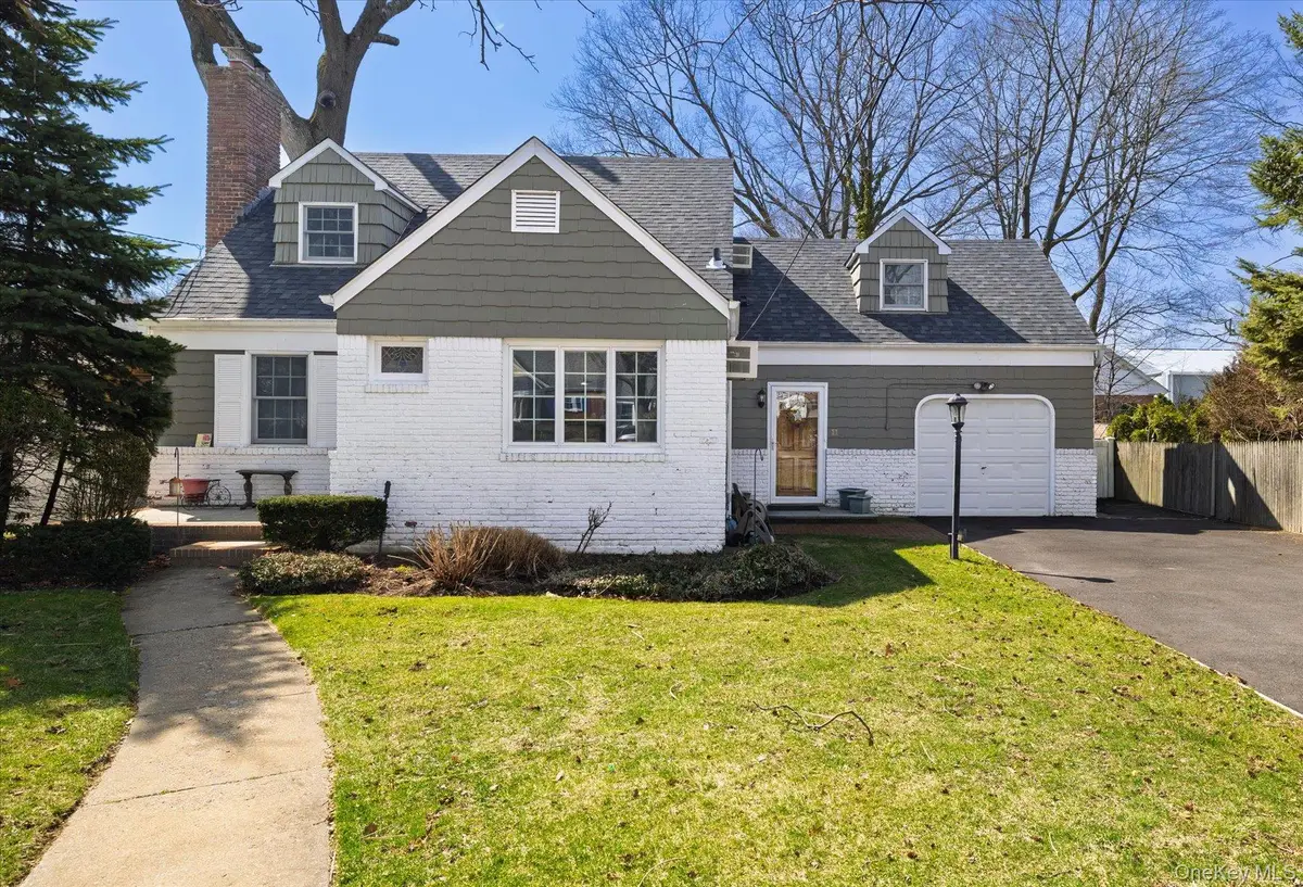 11 Maple Street, Malverne, NY 11565 - #1