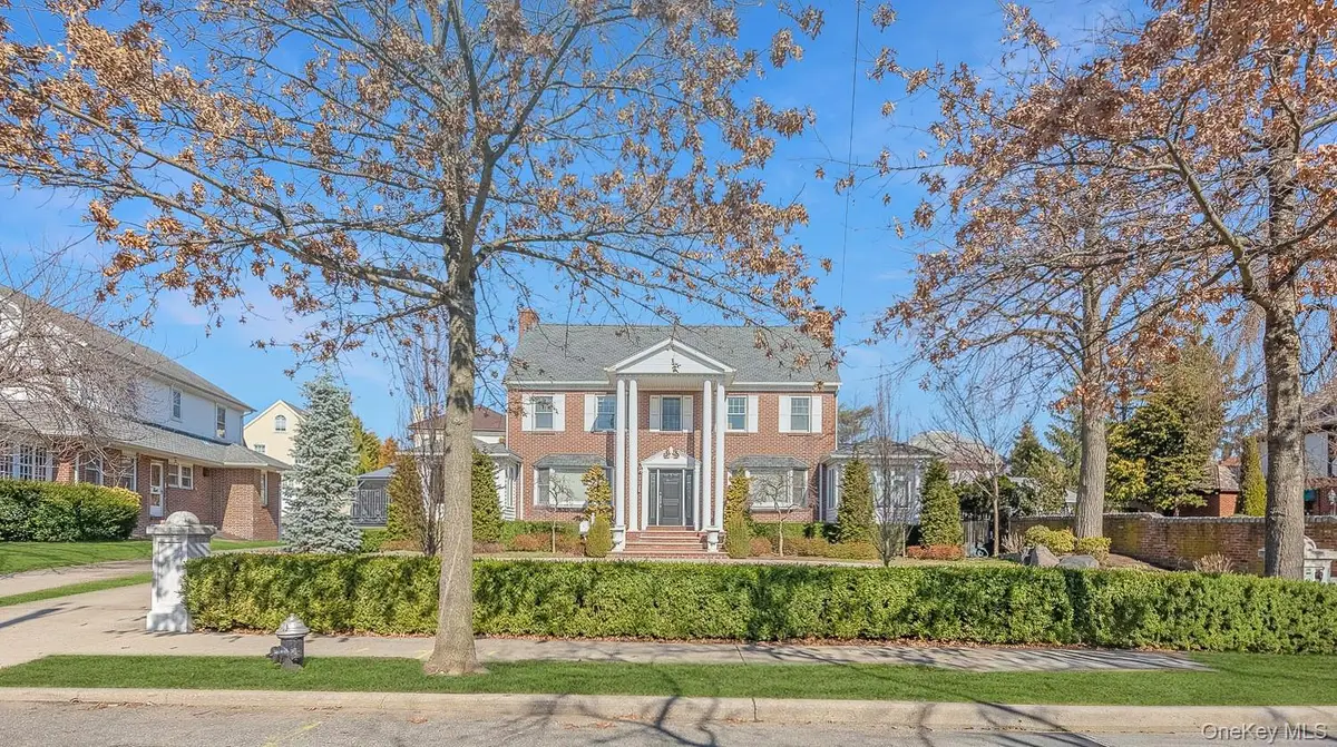 23 Center Drive, Malba, NY 11357 - #1