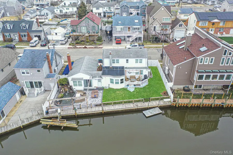 677 S 9th Street, Lindenhurst, NY 11757 - #3