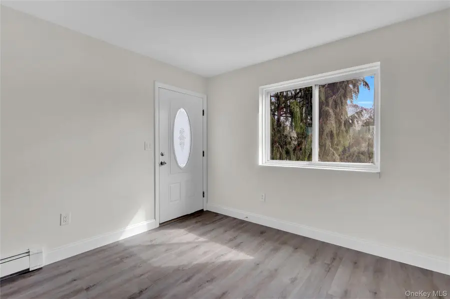 7 Roan Lane, Riverhead, NY 11901 - #3