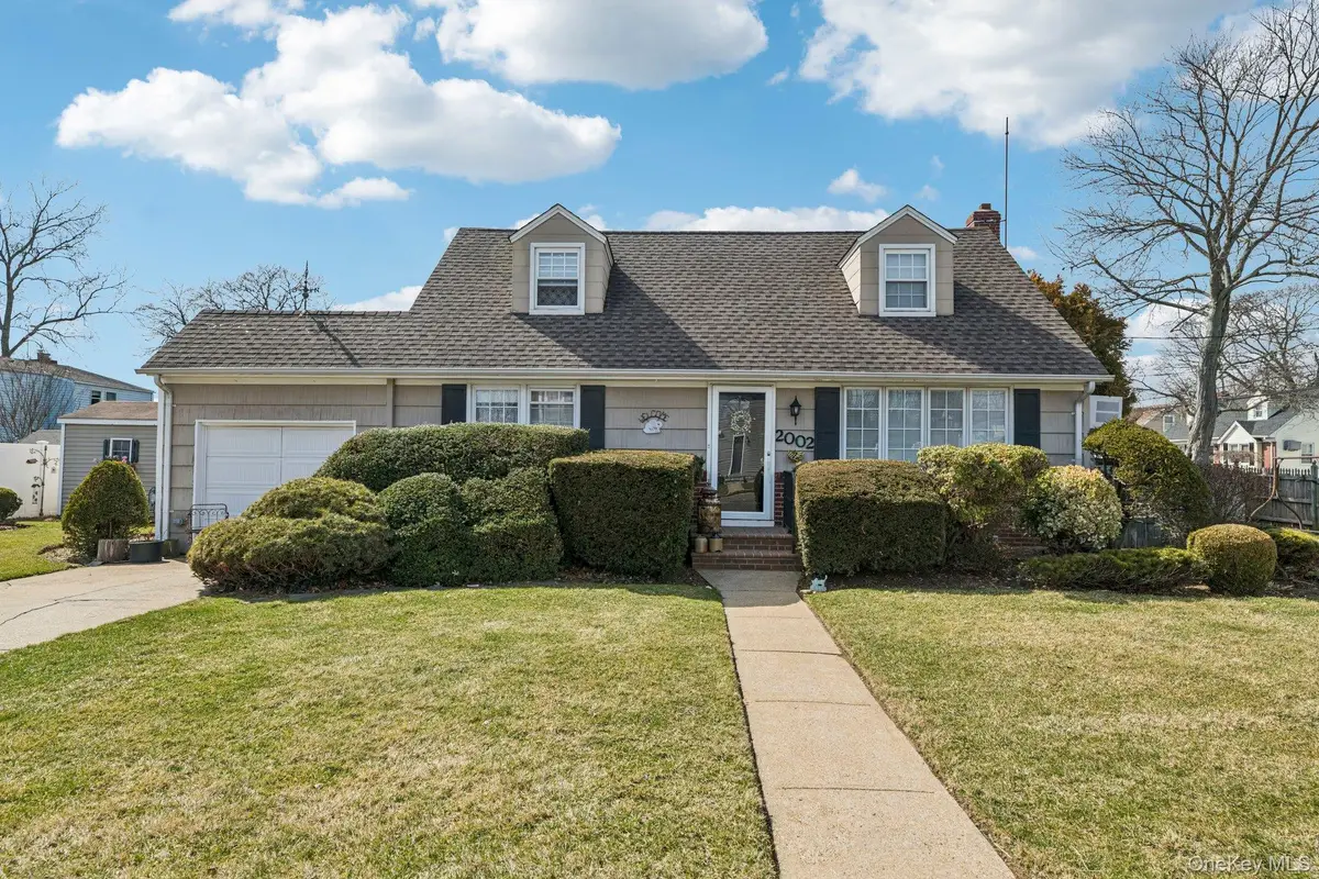 2002 Murray Place, Merrick, NY 11566 - #1