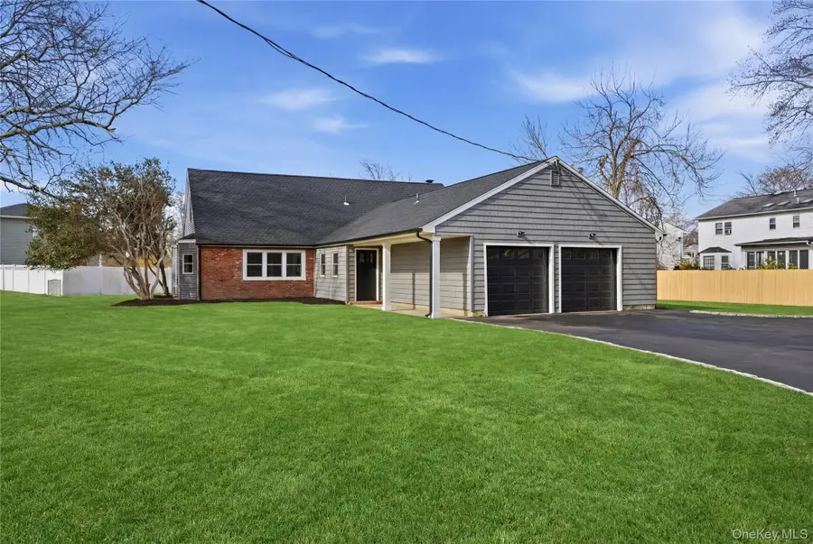 168 Bayview Drive, Oakdale, NY 11769 - #2