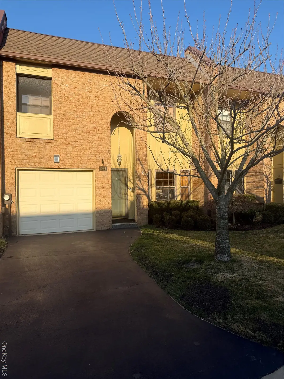 54 Southgate Circle, Massapequa Park, NY 11762 - #1
