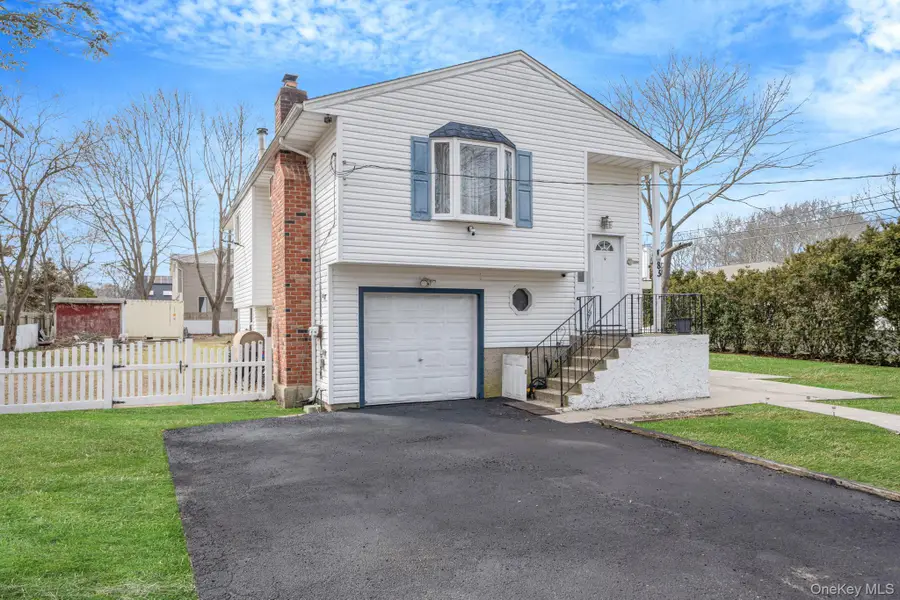 83 Revilo Avenue, Shirley, NY 11967 - #2