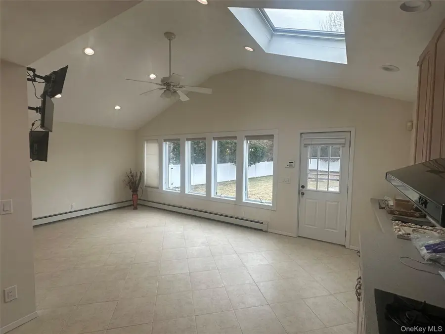 12 Parkdale Drive, Farmingdale, NY 11735 - #3