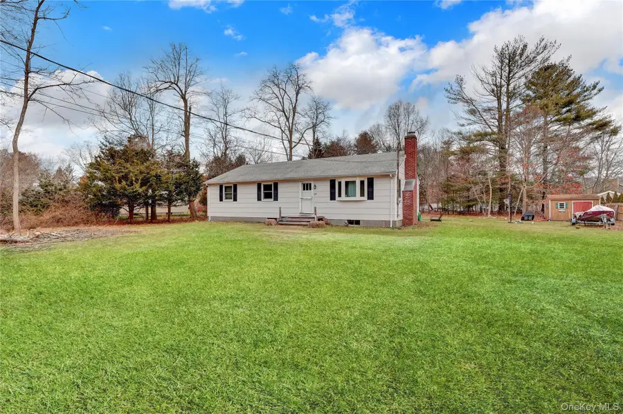 187 Hot Water Street, Manorville, NY 11949 - #2