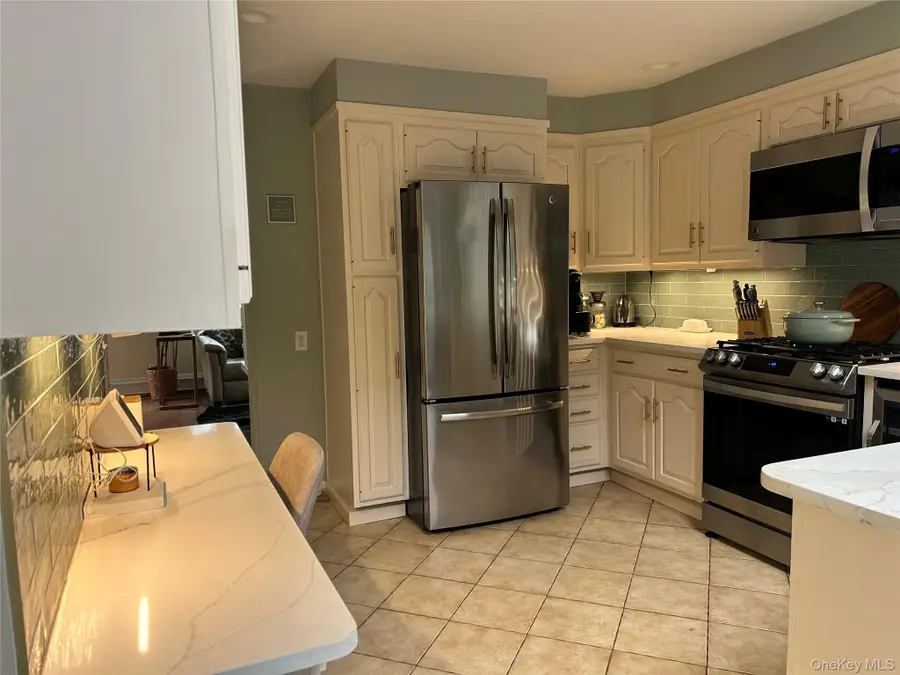 5 Slade Place, Bay Shore, NY 11706 - #3