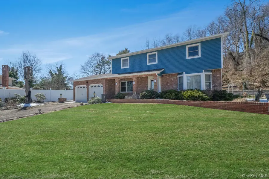 3 New Jersey Court, Dix Hills, NY 11746 - #2