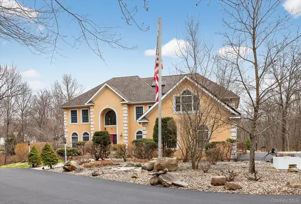 7 Farm Hollow Road, New Windsor, NY 12553