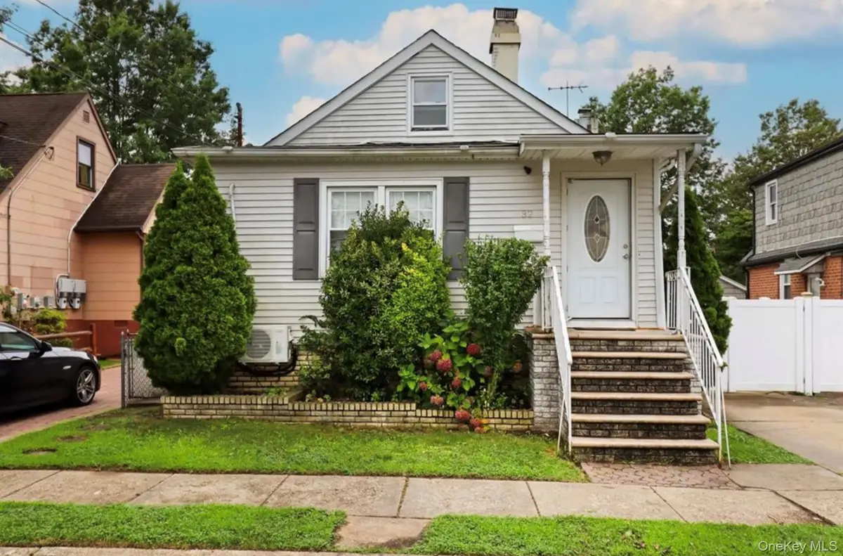 32 Cumberland Place, Valley Stream, NY 11580 - #1