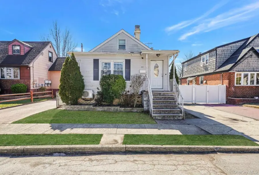 32 Cumberland Place, Valley Stream, NY 11580 - #2